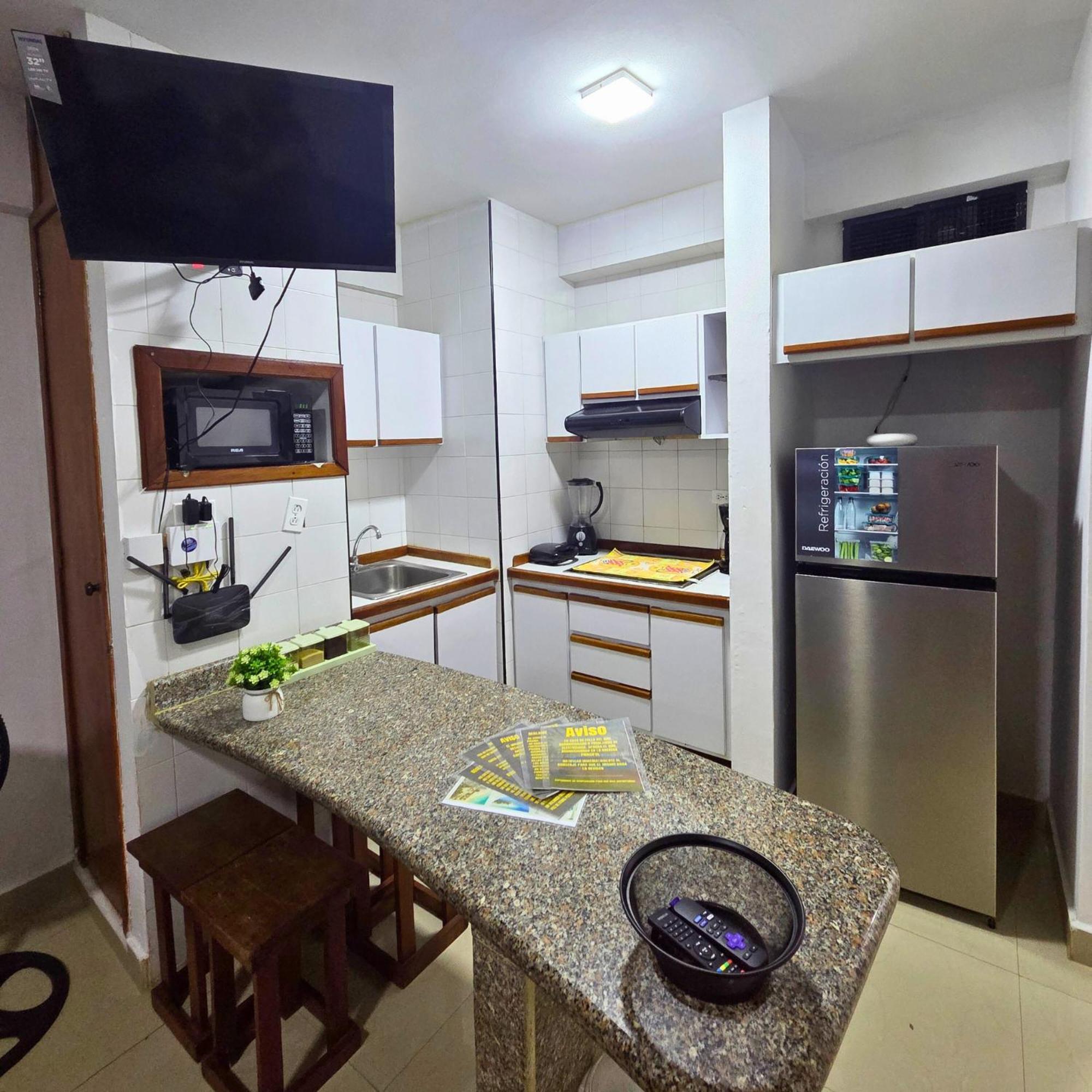 Tucacas, Frente Al Mar, Balcon, Piscina Y Playa Privada Apartment ภายนอก รูปภาพ